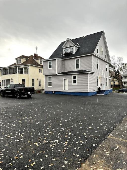 Newly 5 Star 3 Beds 1 Bath Ideal Short Term Rental Schenectady Exterior photo